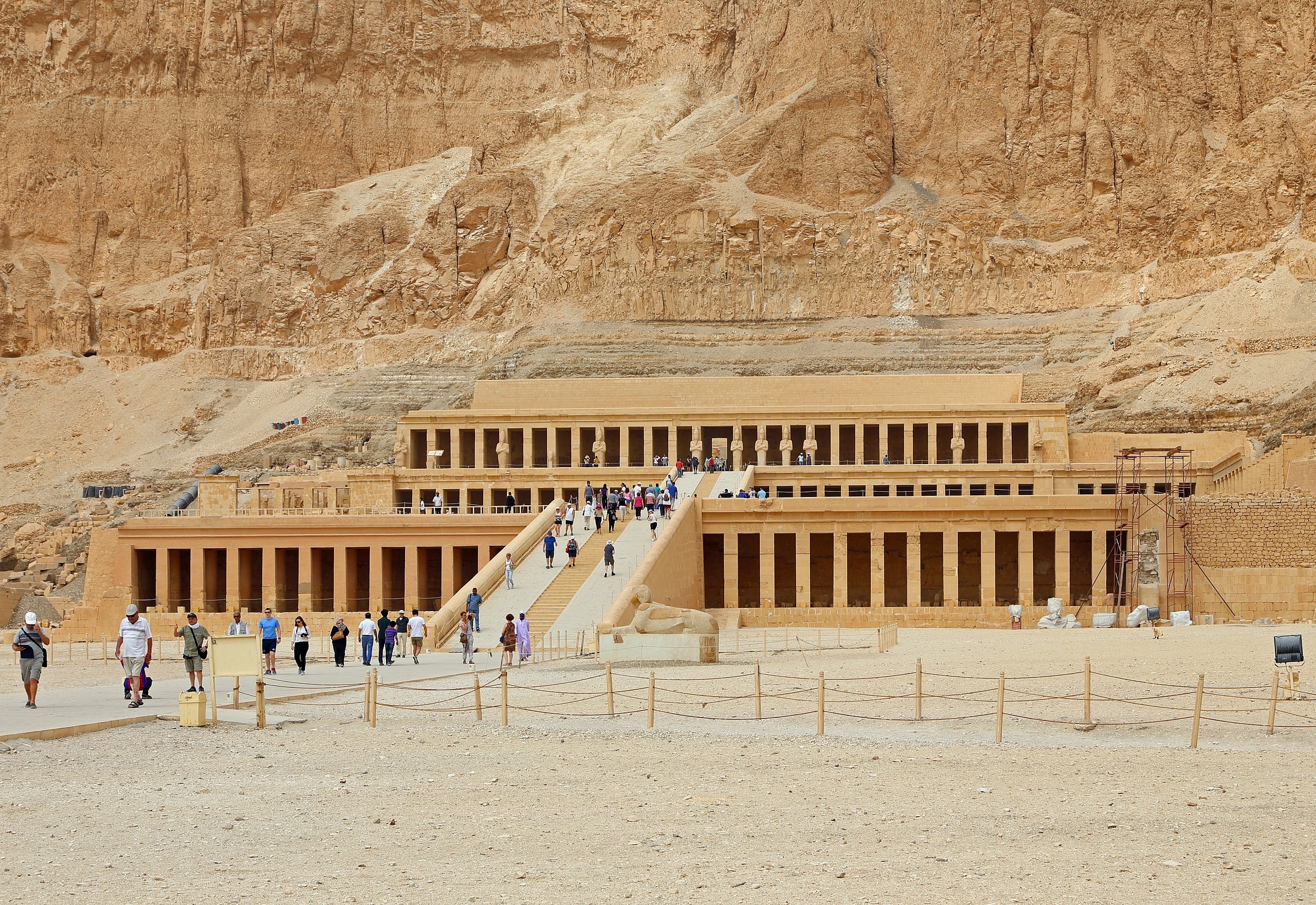 Hatshepsut Temple R03