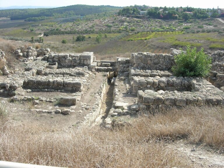 Carbon Dating at Gezer and the “Legend” of Saul, David, and Solomon
