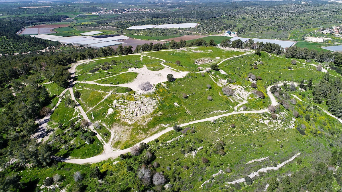 Mass Children’s Grave Discovered at Tel Azekah